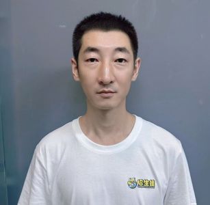 贾伟龙